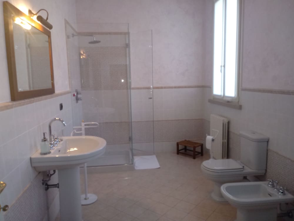 Traditional Double Room, Shared Bathroom (Il Salice) photo 2