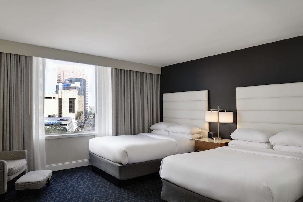 Room, 2 Double Beds, Accessible, Balcony (Mobility & Hearing, Roll-in Shower)