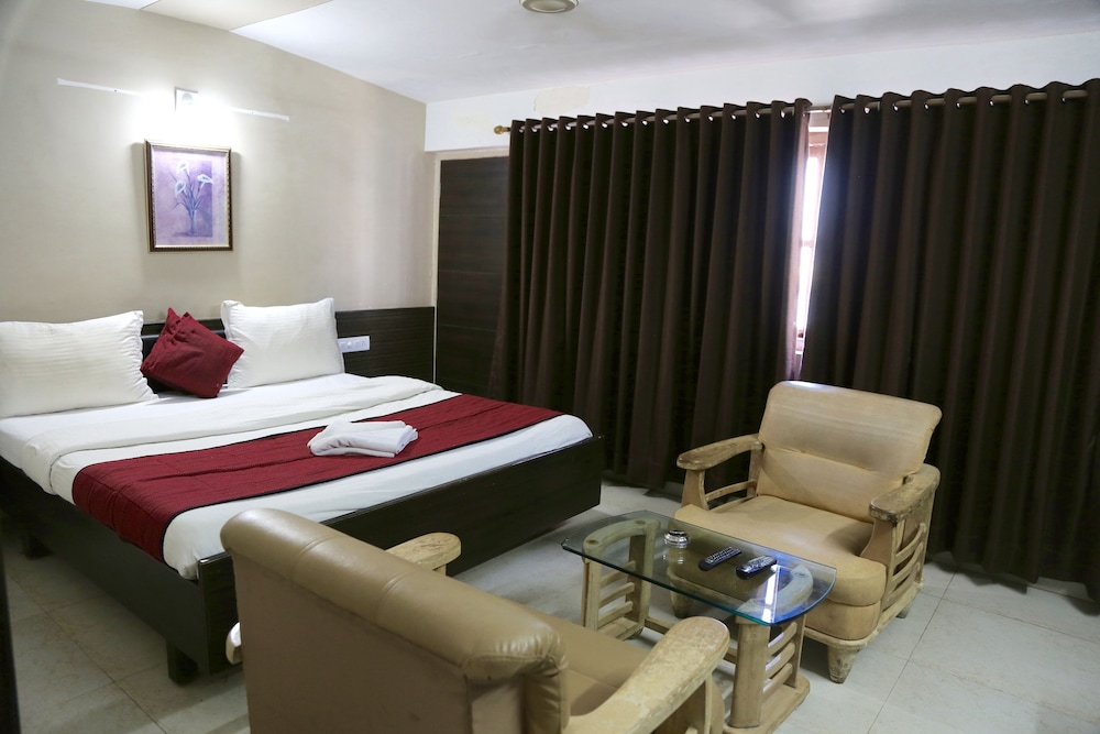 Deluxe Room, 1 Double Bed, Non Smoking photo 3