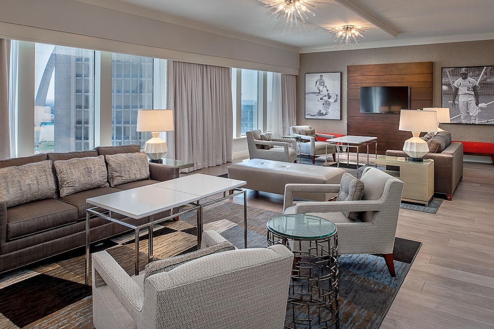 Room, Executive Level (Parlor) photo 2