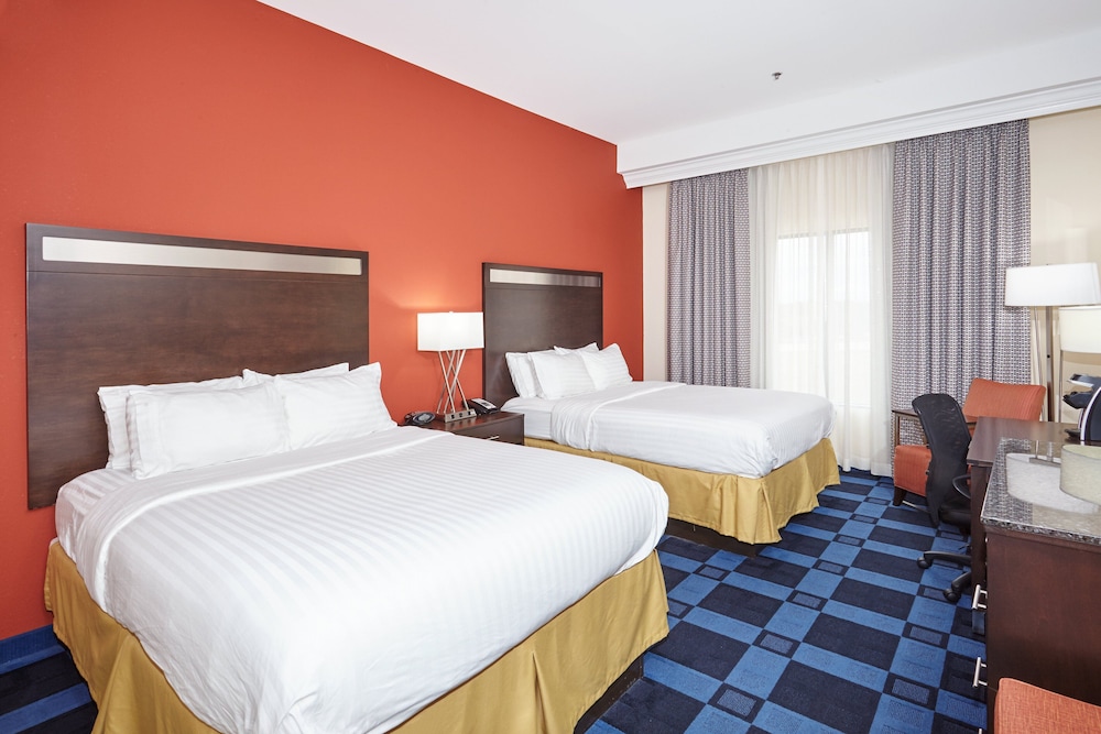 Standard Room, 2 Queen Beds, Mobility Accessible (Roll-In Shower) photo 1