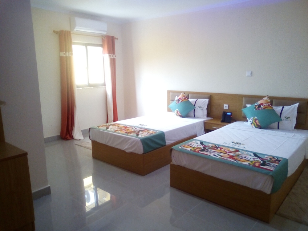 Standard Twin Room, Partial Lake View