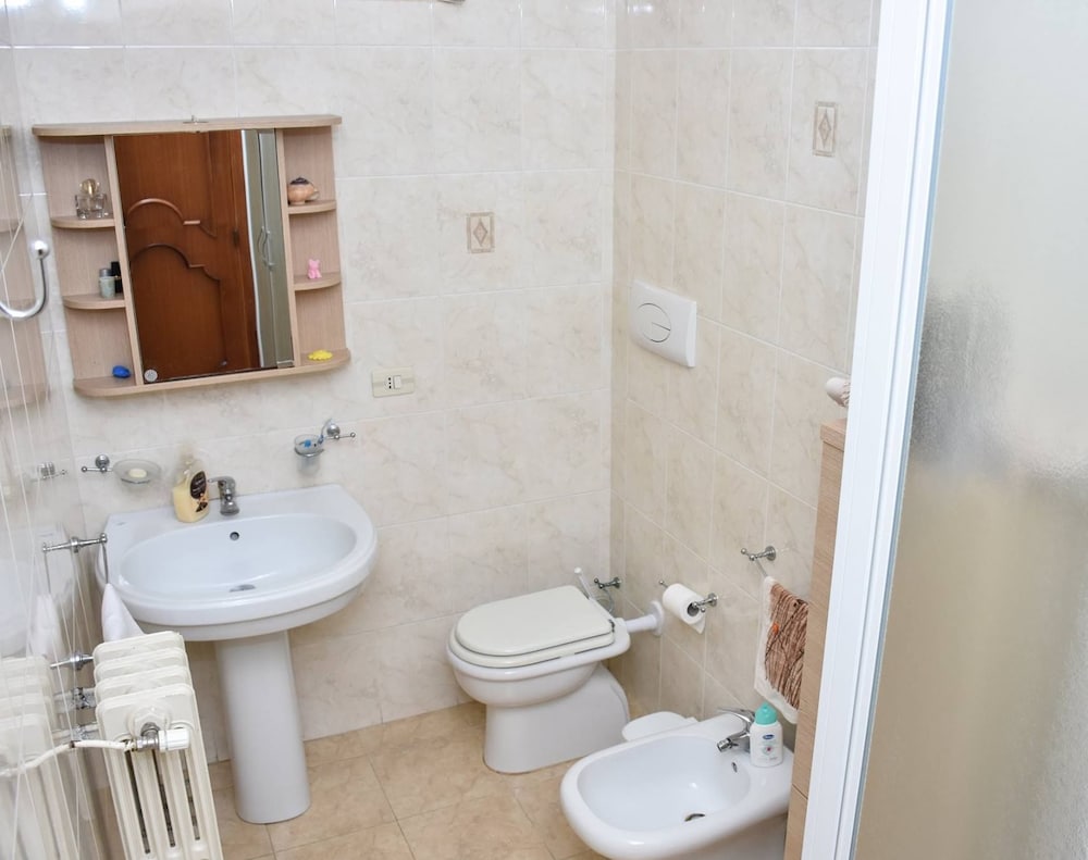 Triple Room, Private Bathroom (External) photo 2