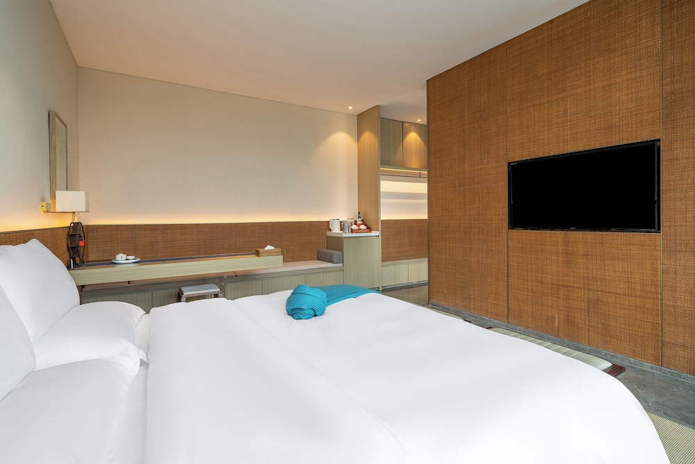 Superior Double Room, Lake View photo 3