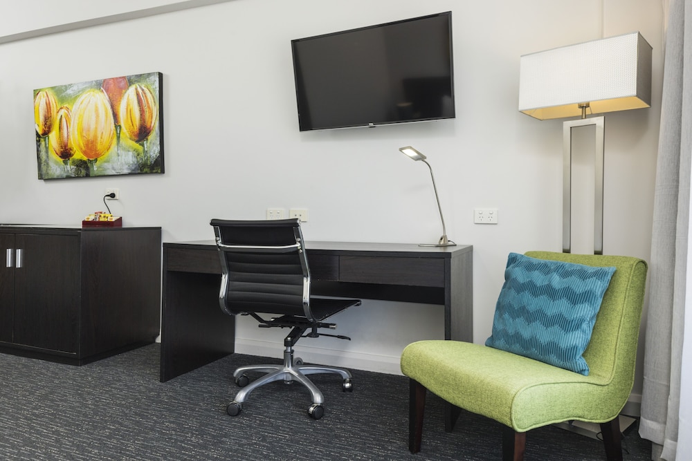 Superior Double Room thumbnail 5