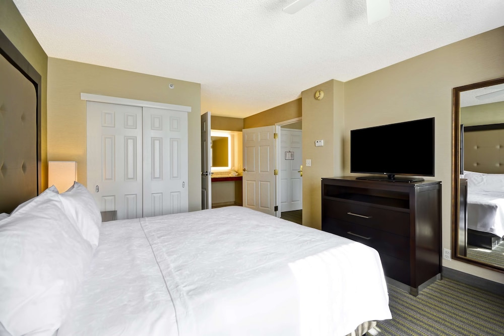 Suite, 2 Bedrooms - Photo 6