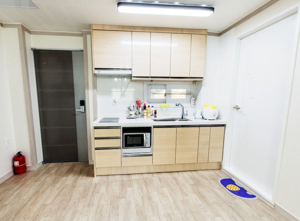 Room (Couple B) photo 2
