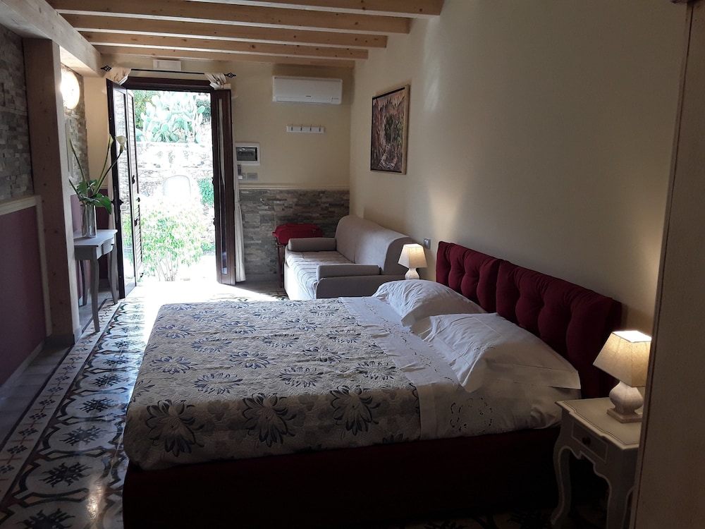 Deluxe Room, 1 Bedroom, Ensuite photo 1
