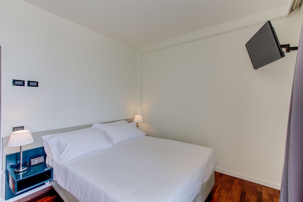 Standard Double or Twin Room photo 2