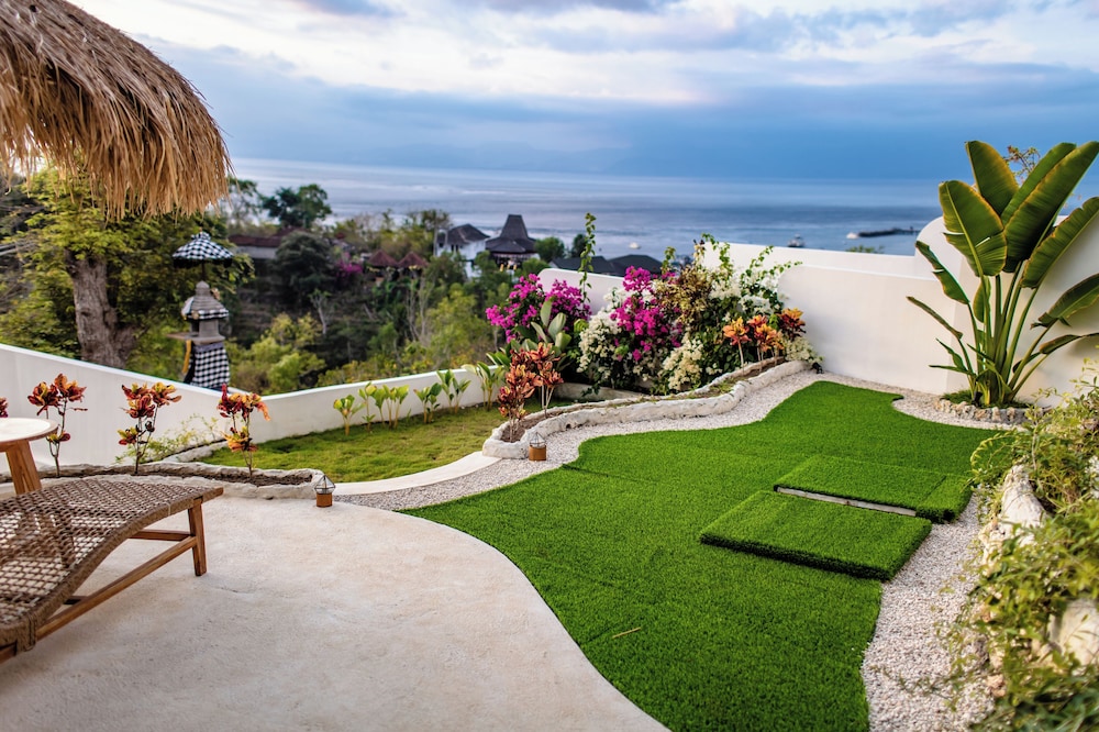 Shell Villa with Rooftop Pool View - Photo 15