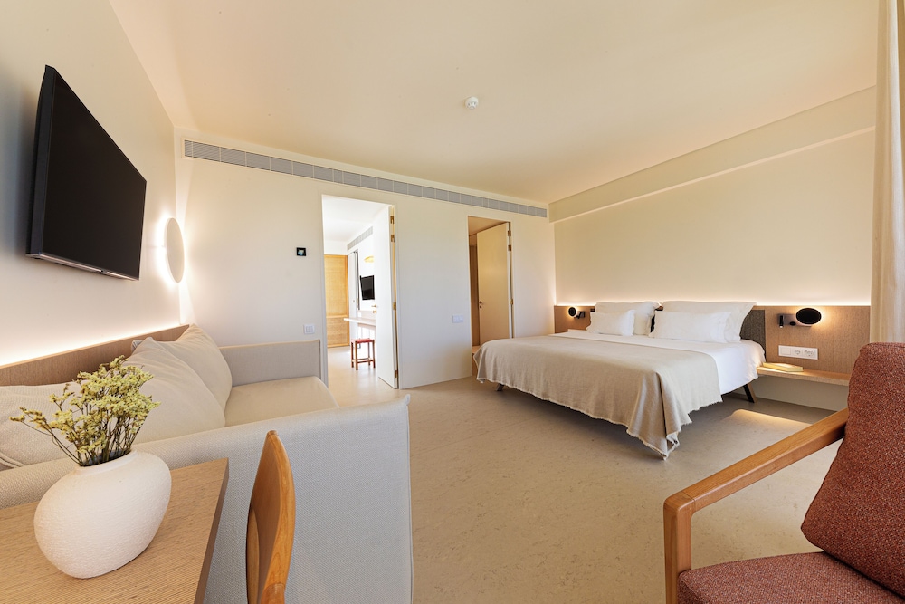 Premium Suite - Photo 1