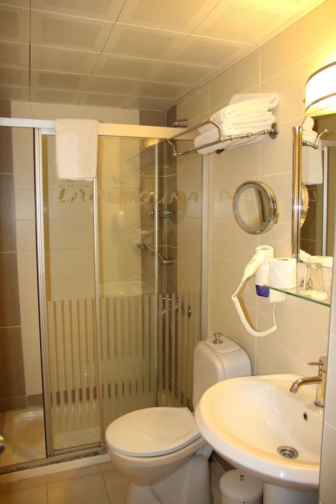 Junior Suite, 1 Queen Bed with Sofa bed - Photo 6