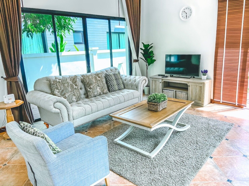 Villa, 3 Bedrooms, Pool View - Photo 5