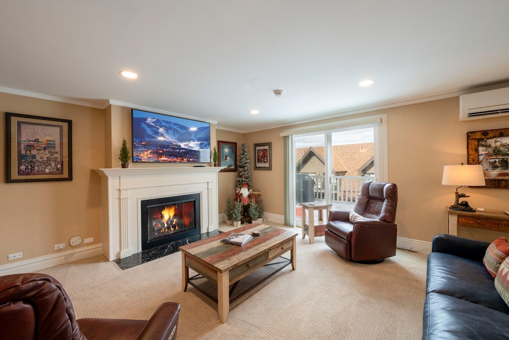 Condo, 2 Bedrooms