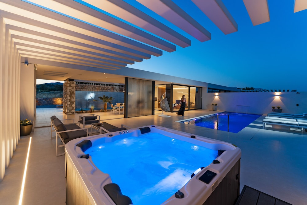 Deluxe Villa, 1 Bedroom, Ocean View, Garden Area photo 3