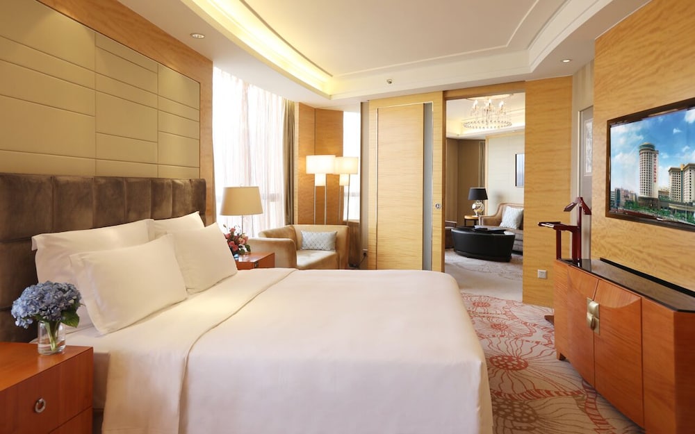 Business Suite - Photo 5