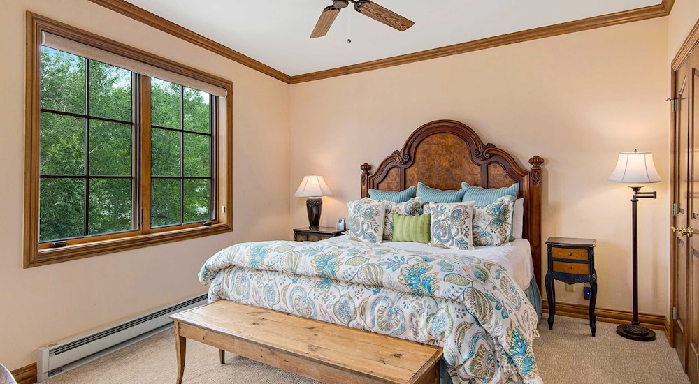 Condo, 3 Bedrooms