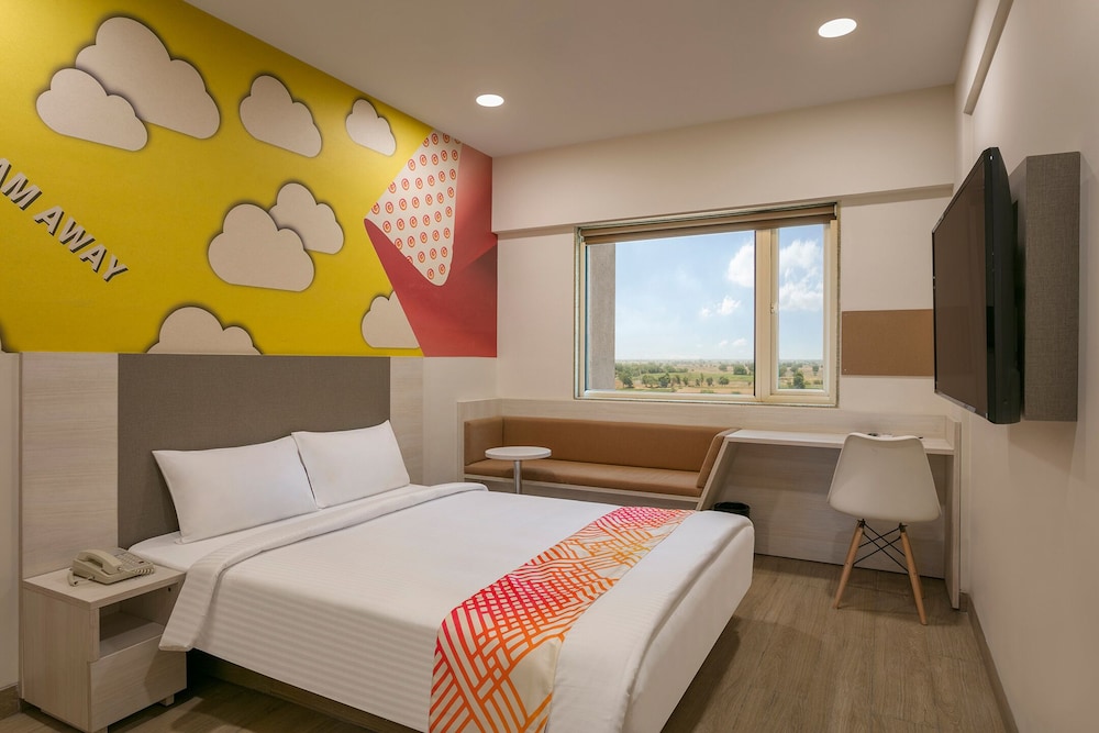 Luxe Room - Photo 1
