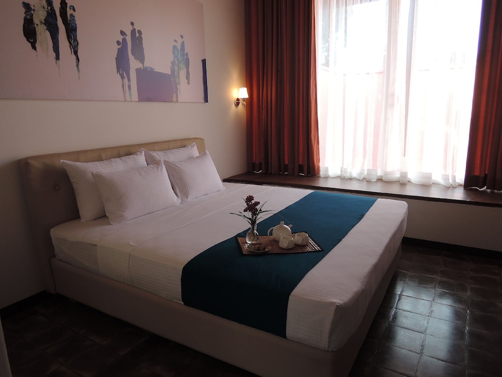 Family Quadruple Room, Multiple Beds, Private Bathroom photo 2