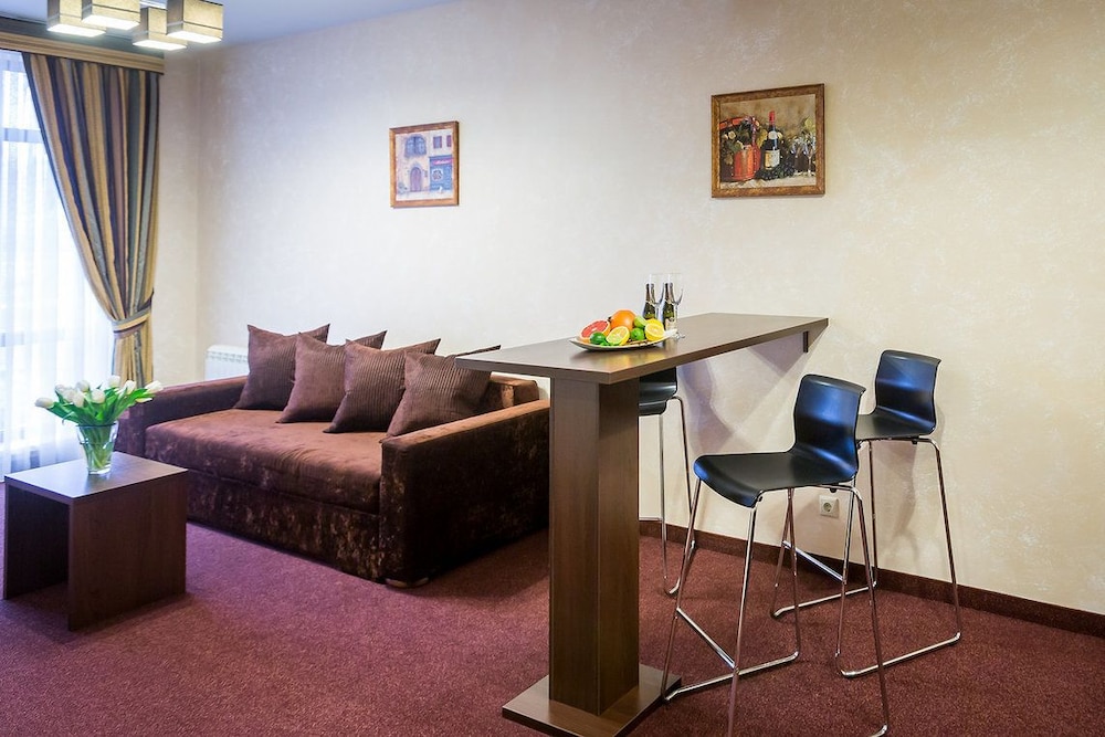 Comfort Suite photo 2