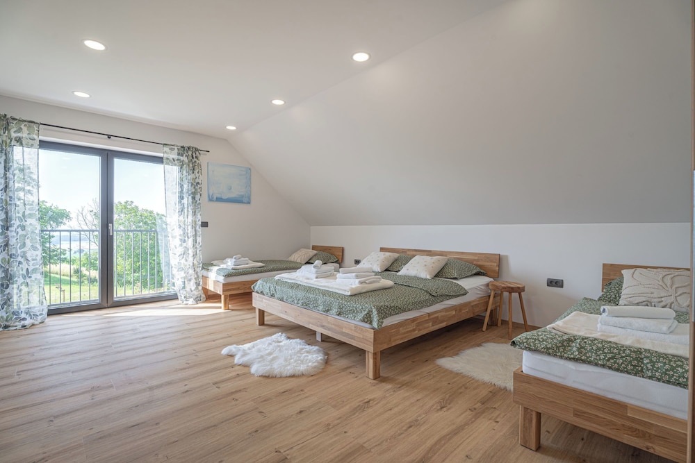 Luxury Villa, Multiple Bedrooms, Mountainside (Wellness Vila Vinita) photo 1