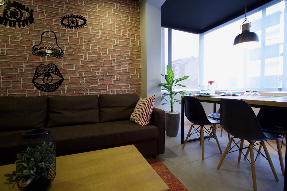 Superior Suite - Photo 11