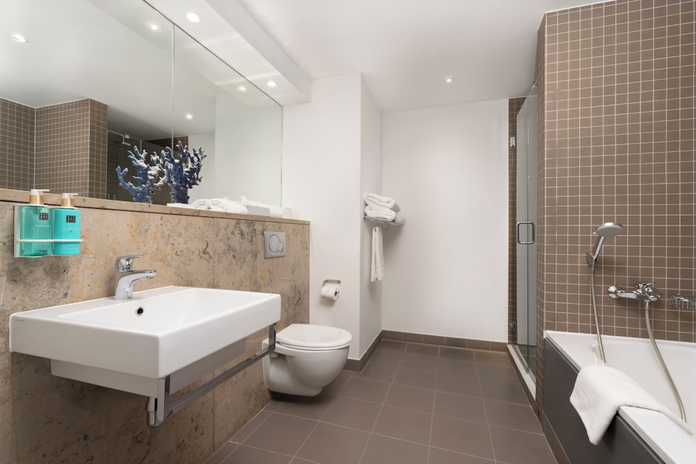 Junior Suite - Photo 13