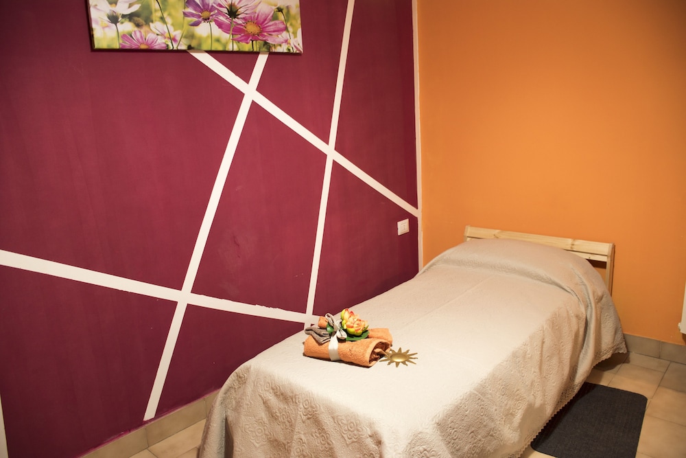 Standard Single Room, Shared Bathroom