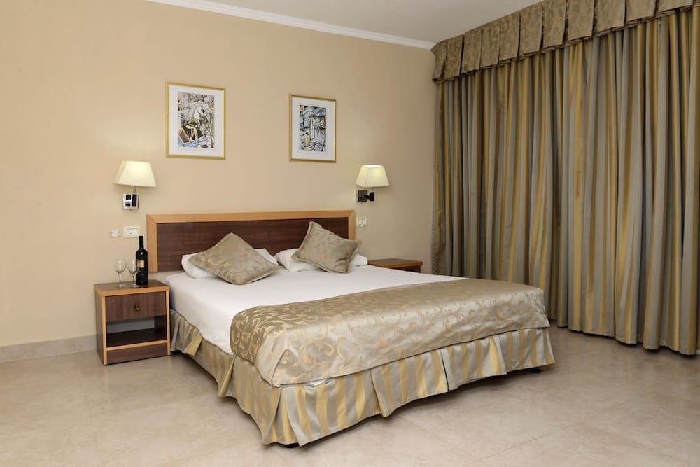 Classic Triple Room photo 1