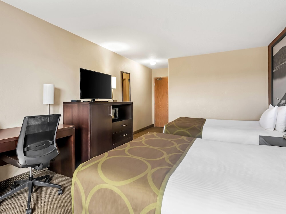 Room, 2 Queen Beds, Non Smoking (Main Floor) - Photo 1