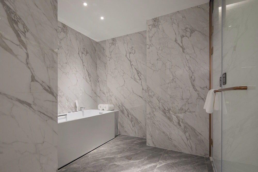 Executive Suite, City View photo 3