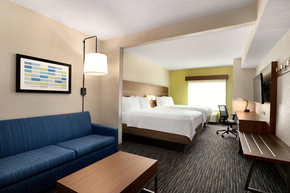 Suite, Multiple Beds - Photo 3
