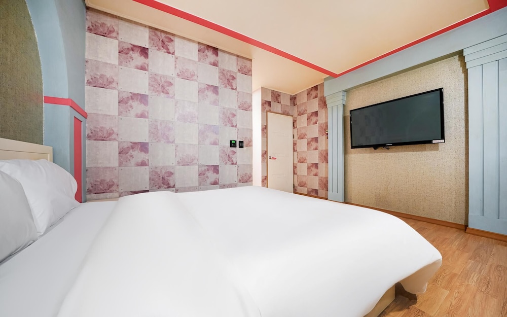 Room (Standard Room) - Photo 1