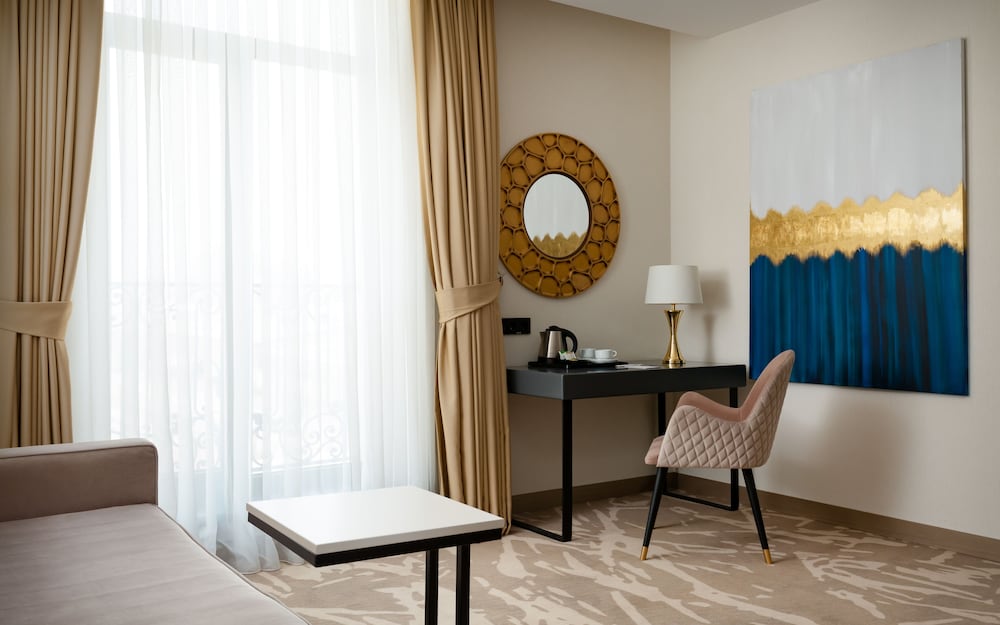 Superior Room, 1 King Bed - Photo 3