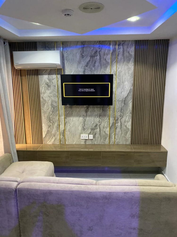 Business Suite - Photo 11