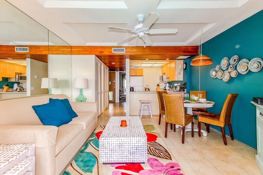 Basic Suite, 1 Queen Bed with Sofa bed, Ocean View photo 2