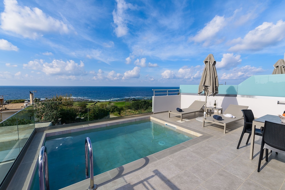Exclusive Apartment, Private Pool - Photo 1