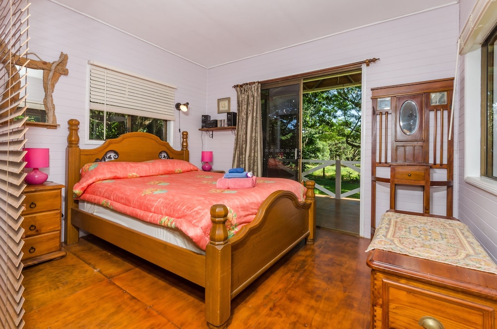 Romantic Cottage, Multiple Beds, Mountain View, Mountainside photo 3