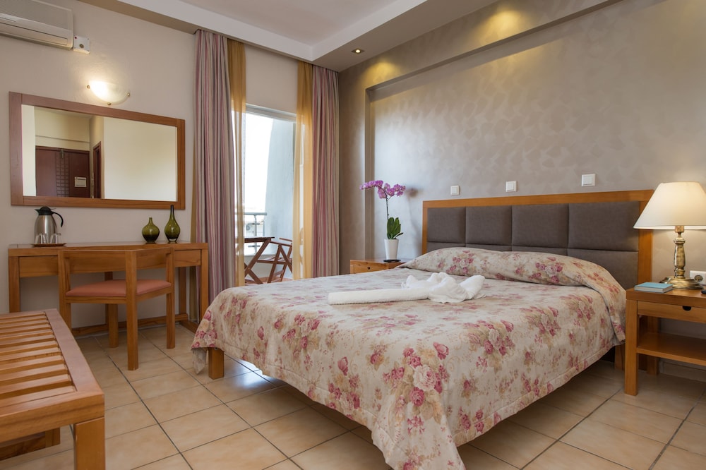 Double or Twin Room photo 2