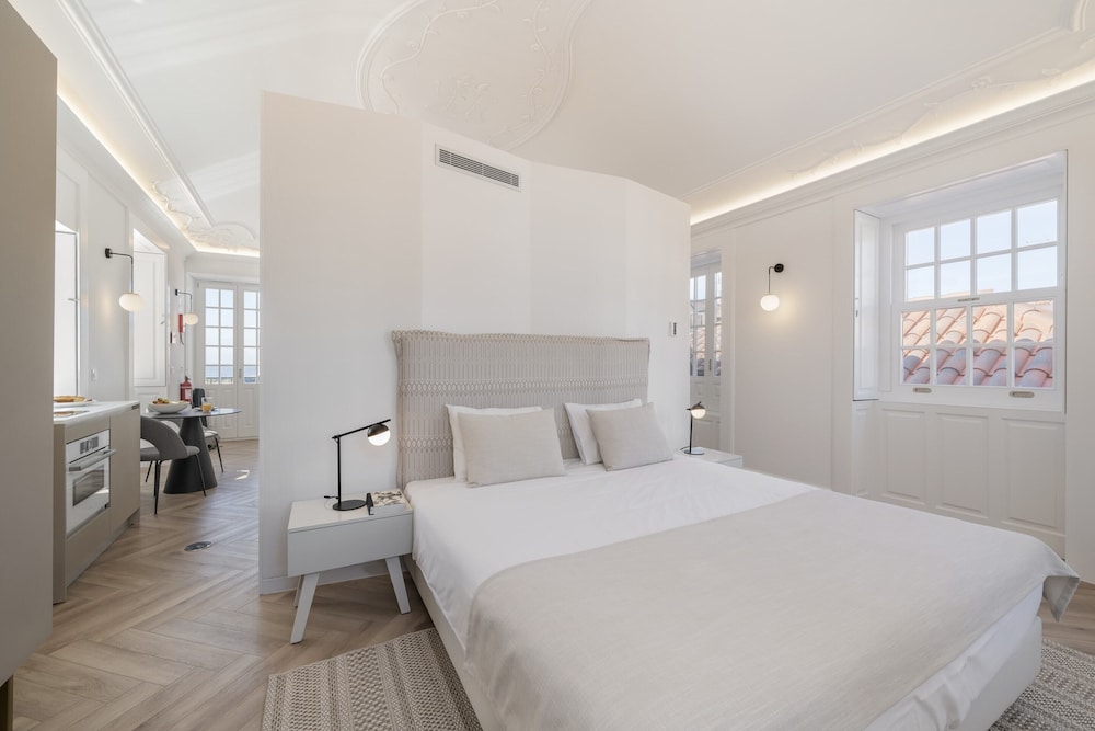Superior Apartment, 1 Queen Bed, Balcony