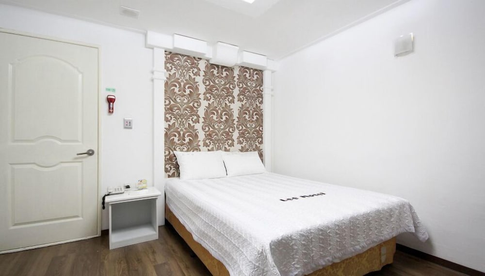 Standard Room photo 2