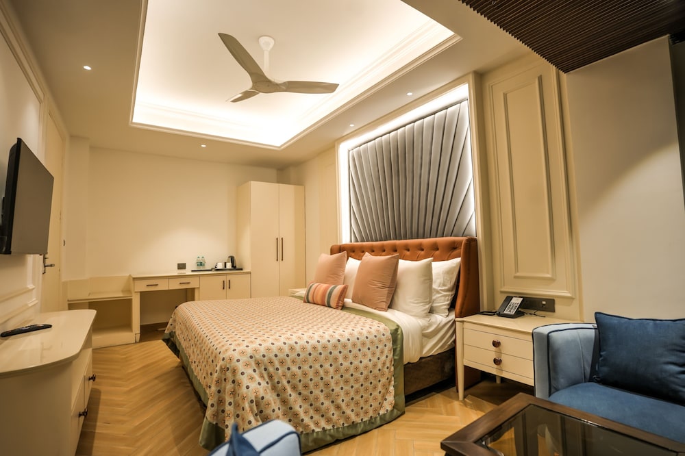 Luxury Room - Photo 12