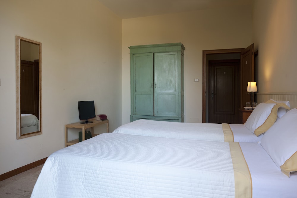 Double or Twin Room, City View photo 1