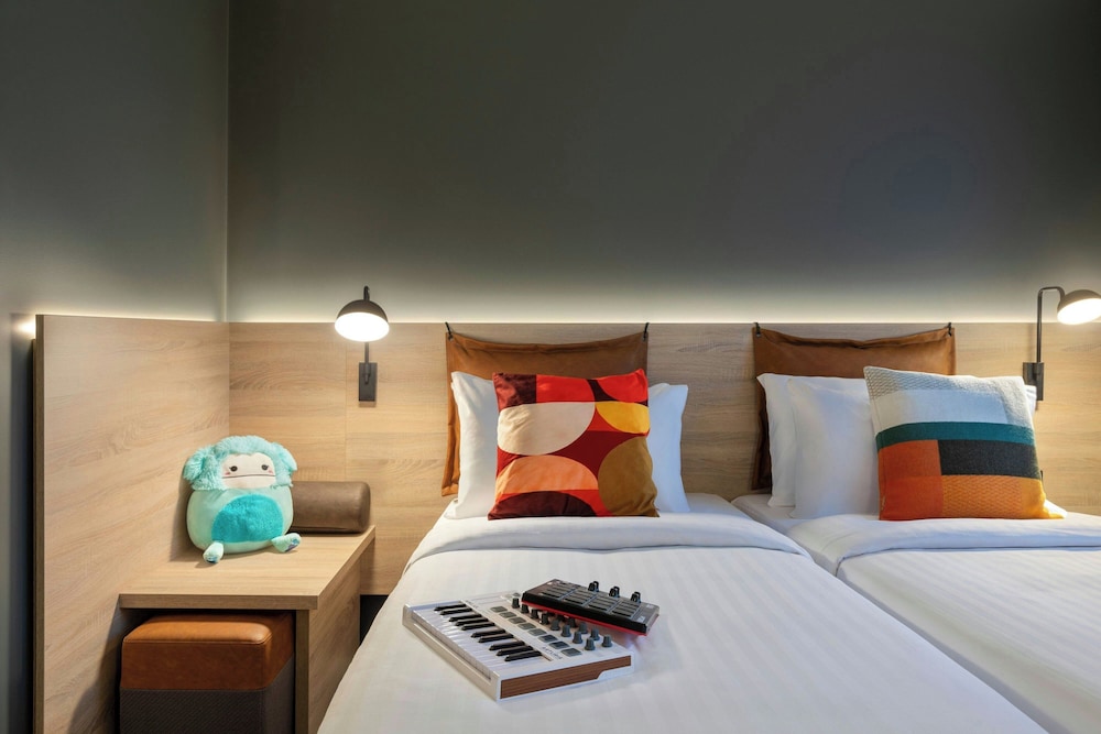 Room, 1 Twin Bed thumbnail 5