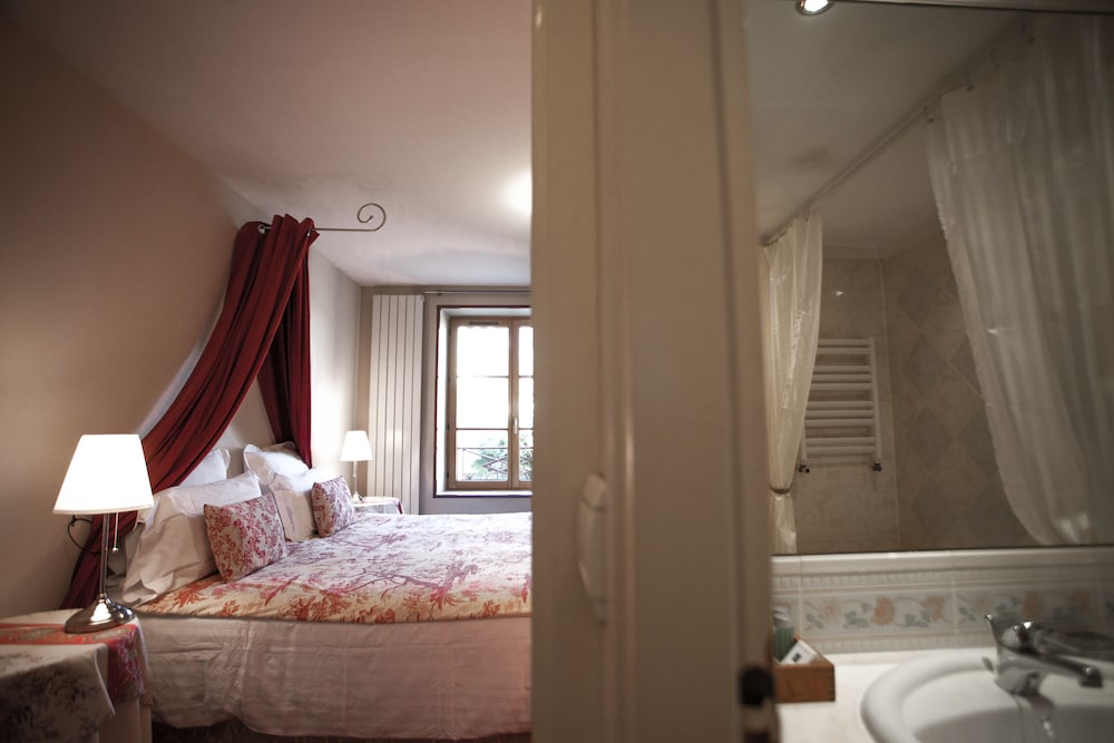 Standard Double Room photo 2