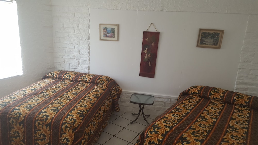 Standard Room, 2 Double Beds photo 3