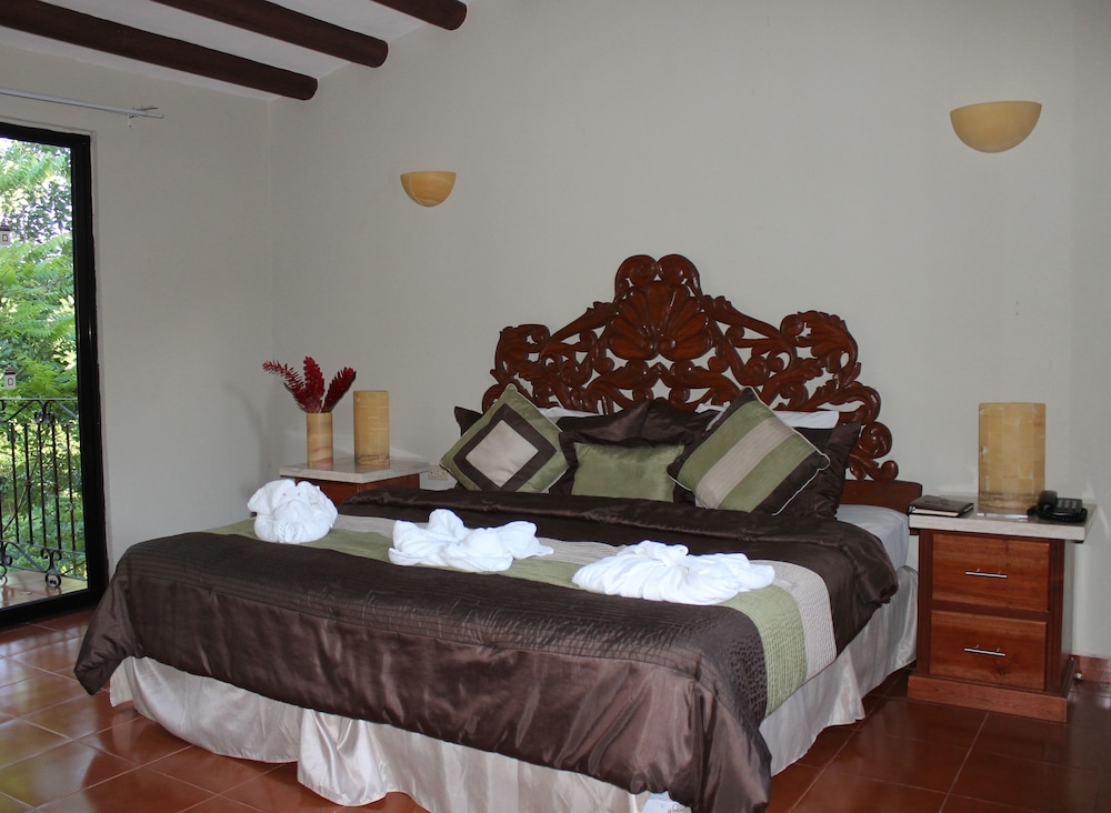 Junior Suite, 1 King Bed photo 1