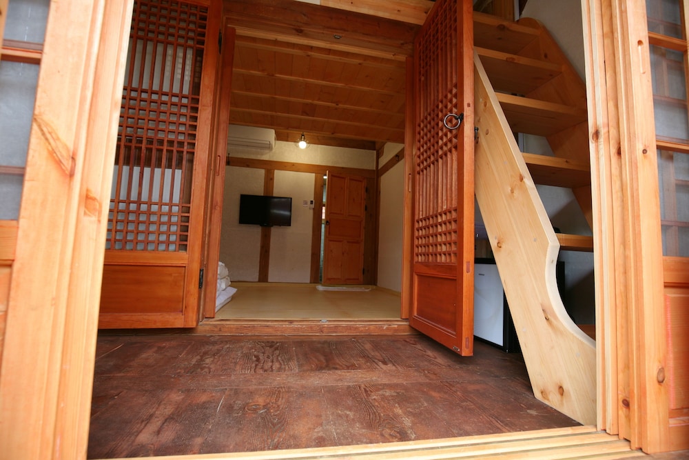 Family Duplex, Non Smoking, Private Bathroom (Ondol) photo 2