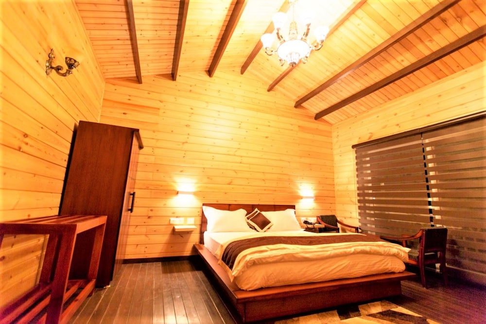 Luxury Room, 1 Queen Bed photo 3