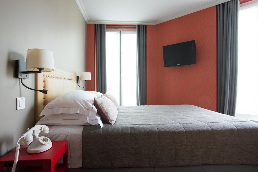 Standard Double Room thumbnail 6